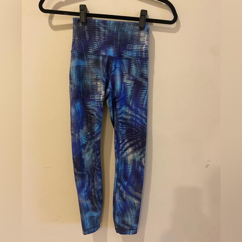 Lululemon Wunder Train High—Rise Tight 25” *Foil. Size 2.